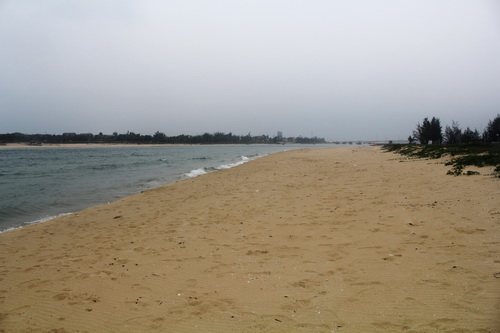 Bãi biển Nhật Lệ, Quảng Bình (ảnh chụp lúc 15h ngày 28/4/2016)